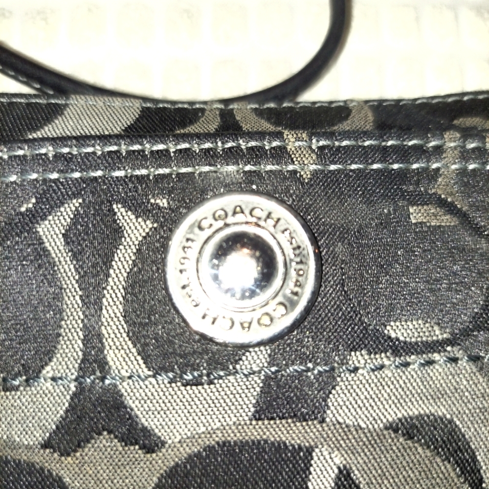 Coach Signature Black & Grey Large Wrislet - Picture 8 of 12